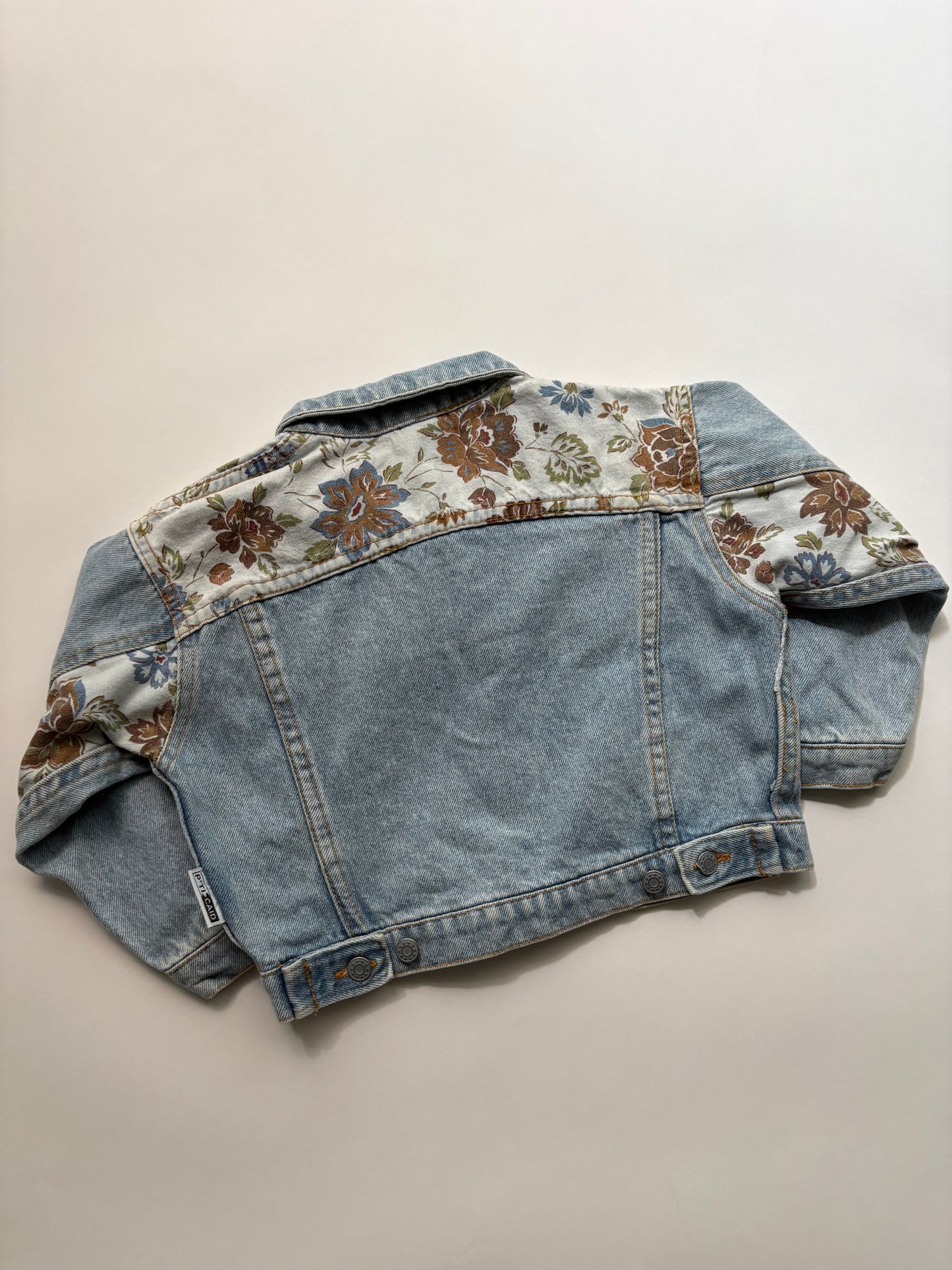 jeanjasje met bloemenprint (maat 98)
