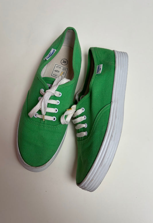 groene sneakers (maat 39)