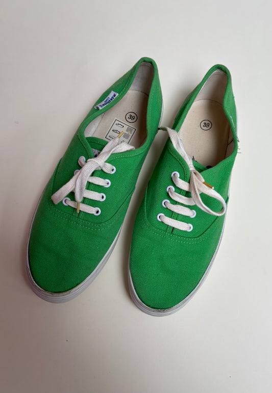 groene sneakers (maat 39)