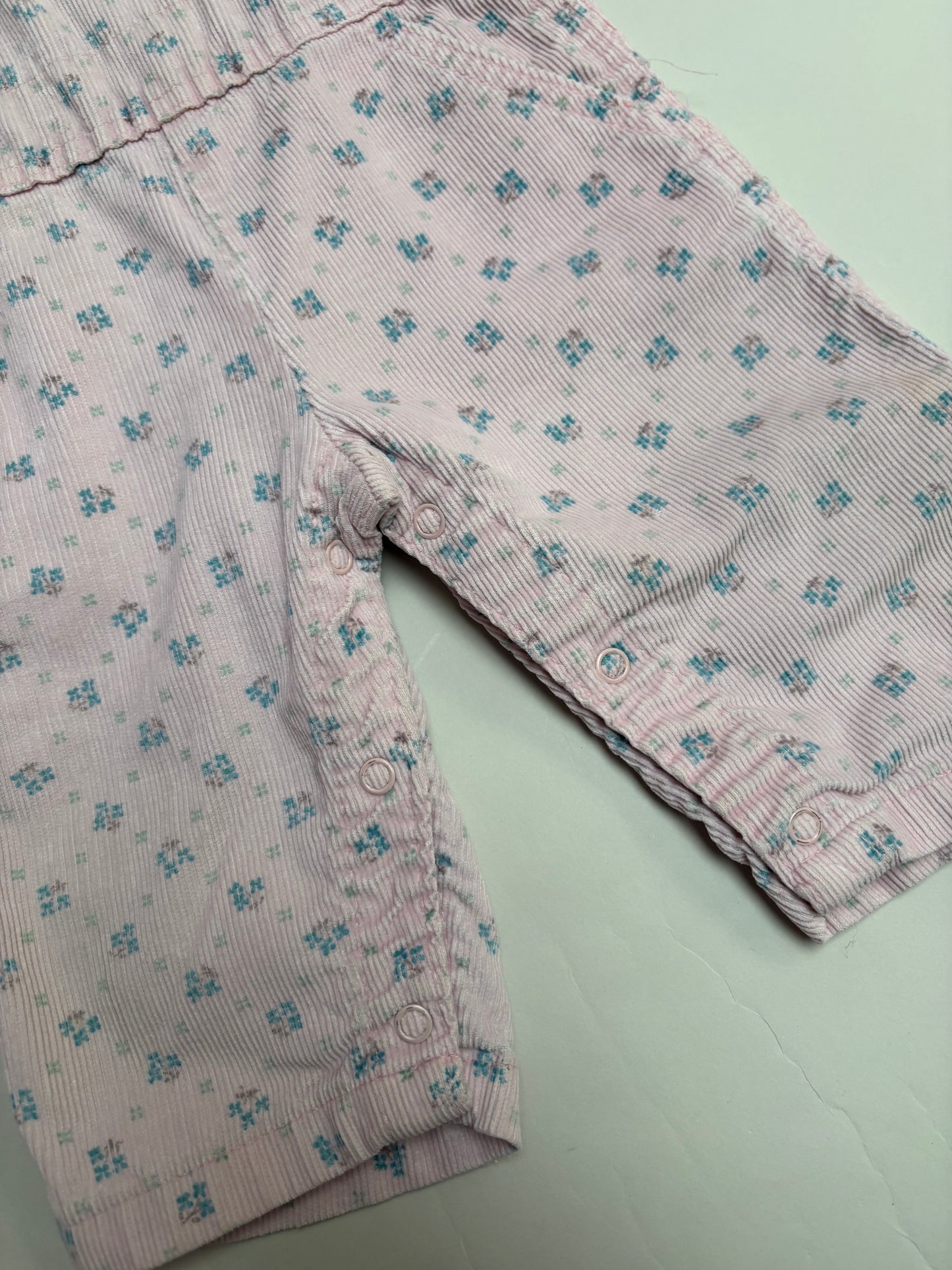 velours Oshkosh baby (6/9 mnd)