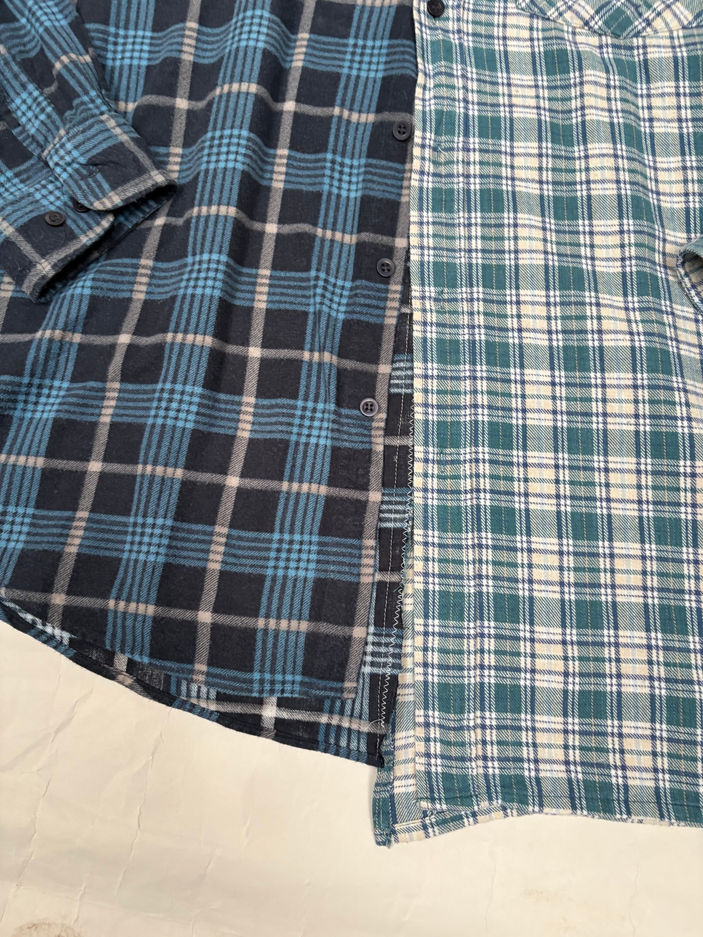 mixed plaid shirt (M/L)