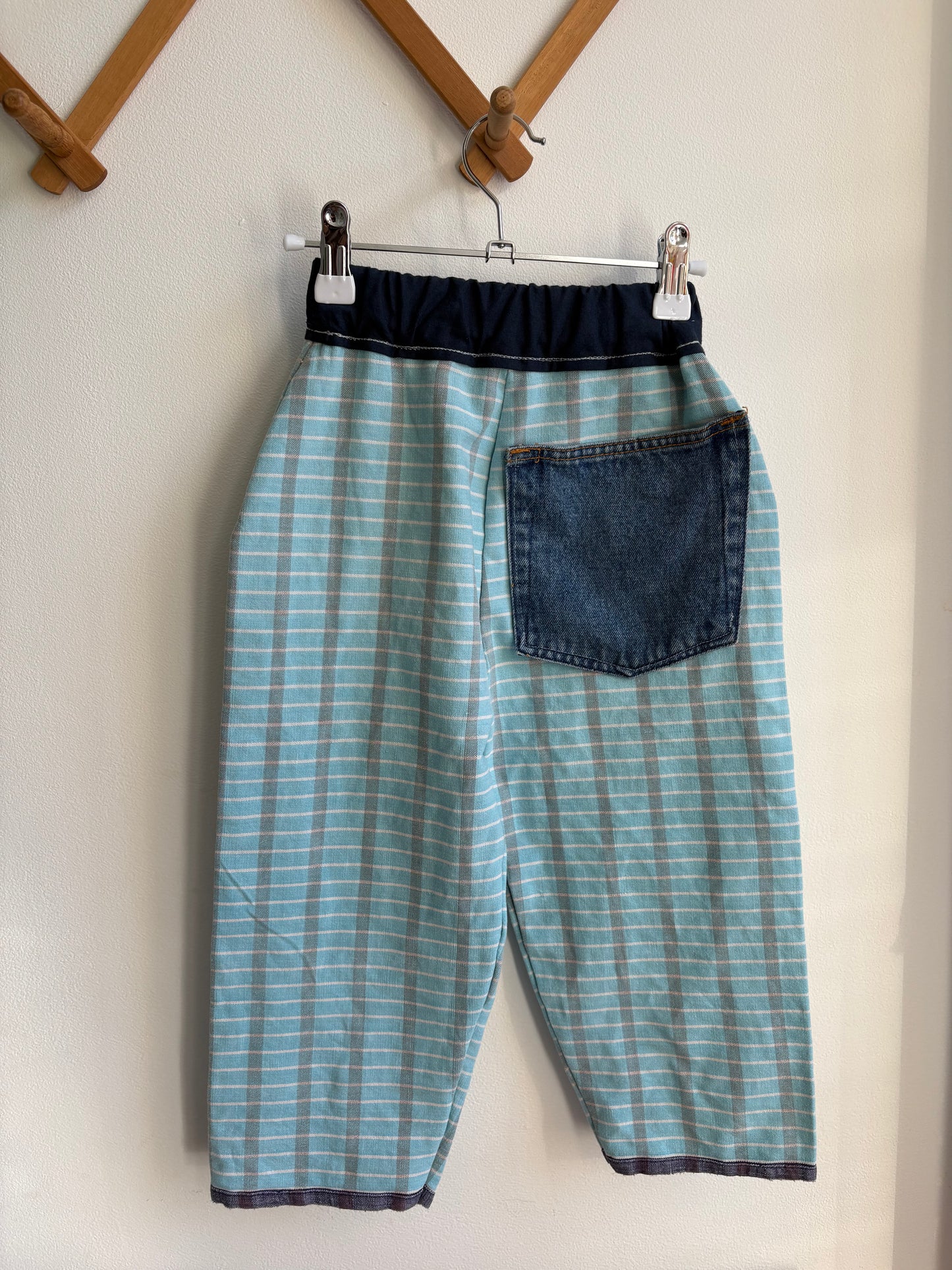 Broek ruitjes met jeanszak (4/5 jaar)