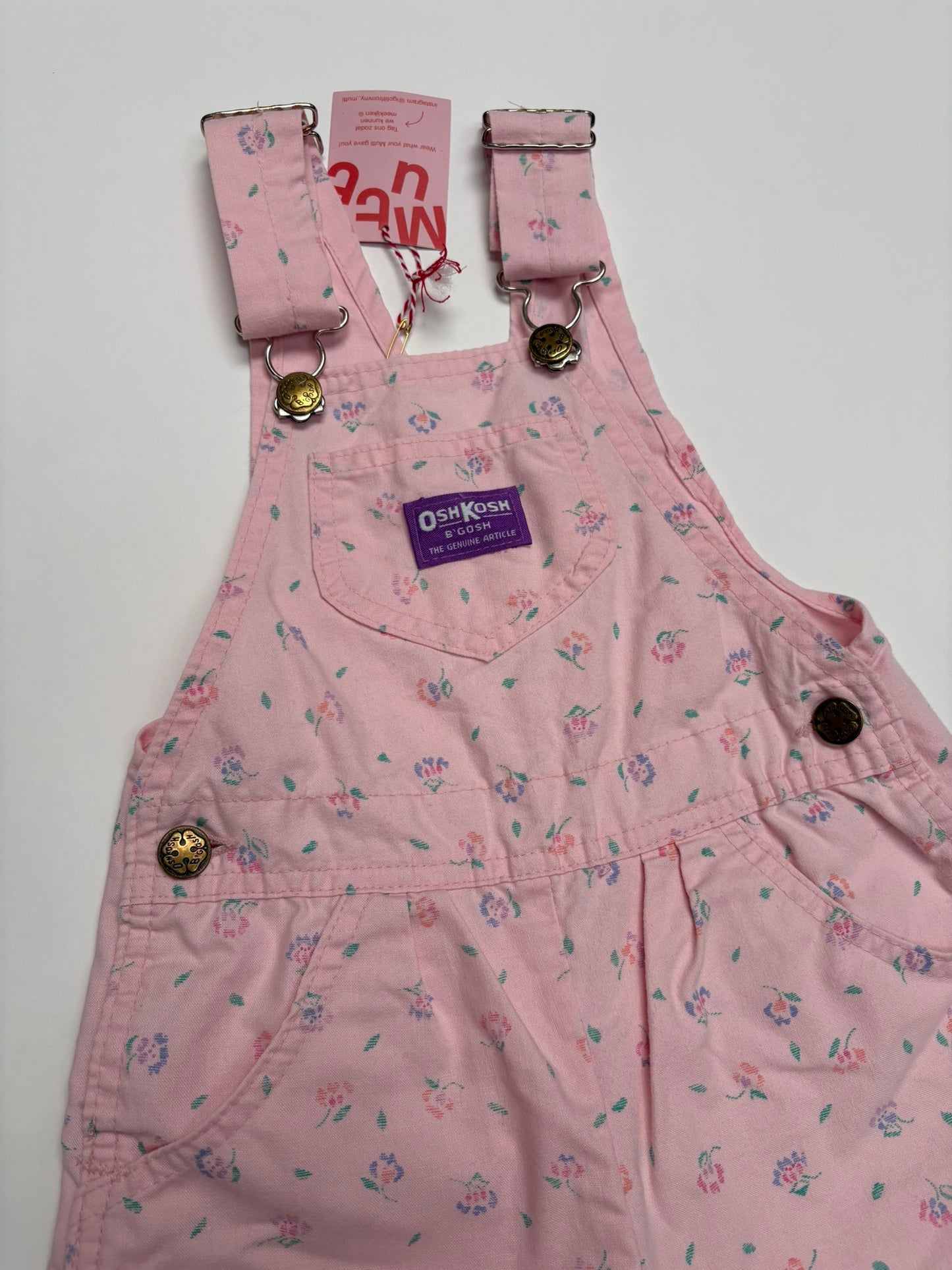 Oshkosh shortall roze (4 jaar)