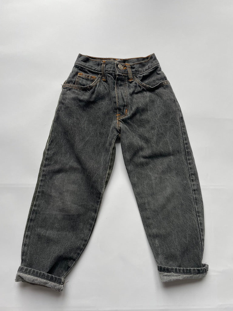 grijsgroene jeans (4/5 jaar)